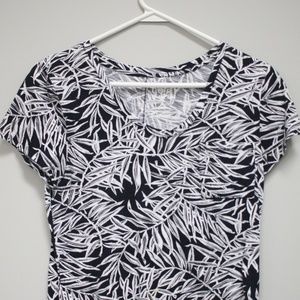 Ann Taylor Loft Black & White Fern T-Shirt XS